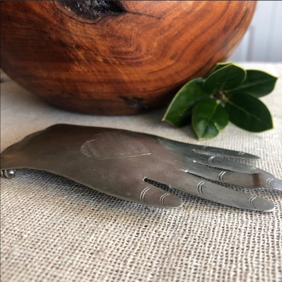 Artisan Handmade Silver Tone Metal Hand Brooch - Picture 11 of 11